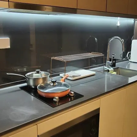 Scarletz Suites In Central Klcc By Deko Kuala Lumpur Room photo