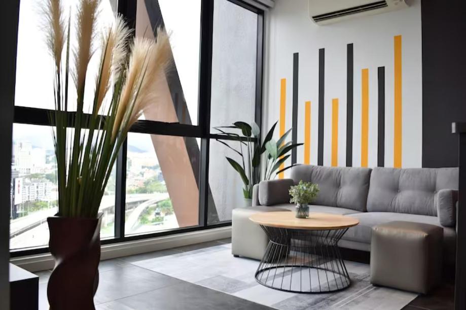 Apartemen Scarletz In Klcc By Deko